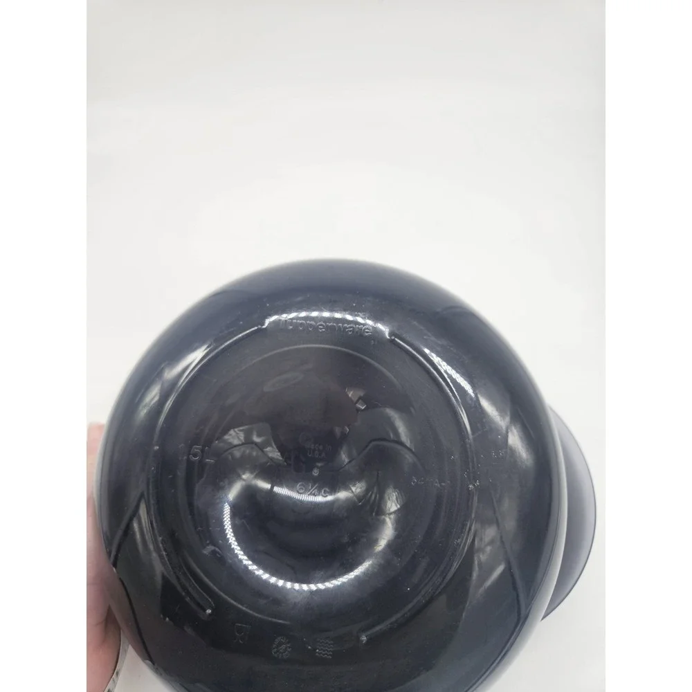 Tupperware item has
